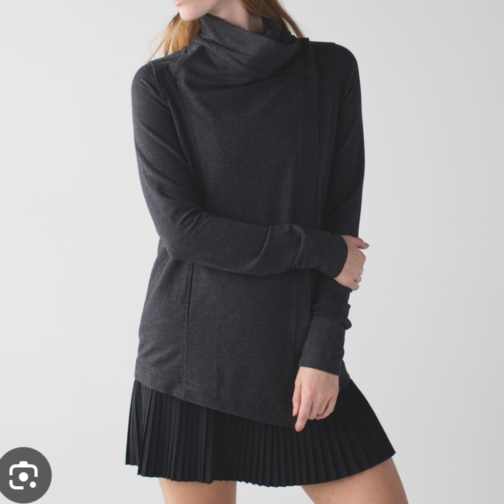 Lululemon athletica Thumb Holes Coast Wrap Size 6